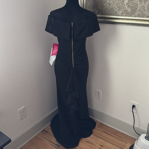 Betsy & Adam black off the shoulder back cascade and exposed zip Sz 8 gown new - Picture 7 of 13